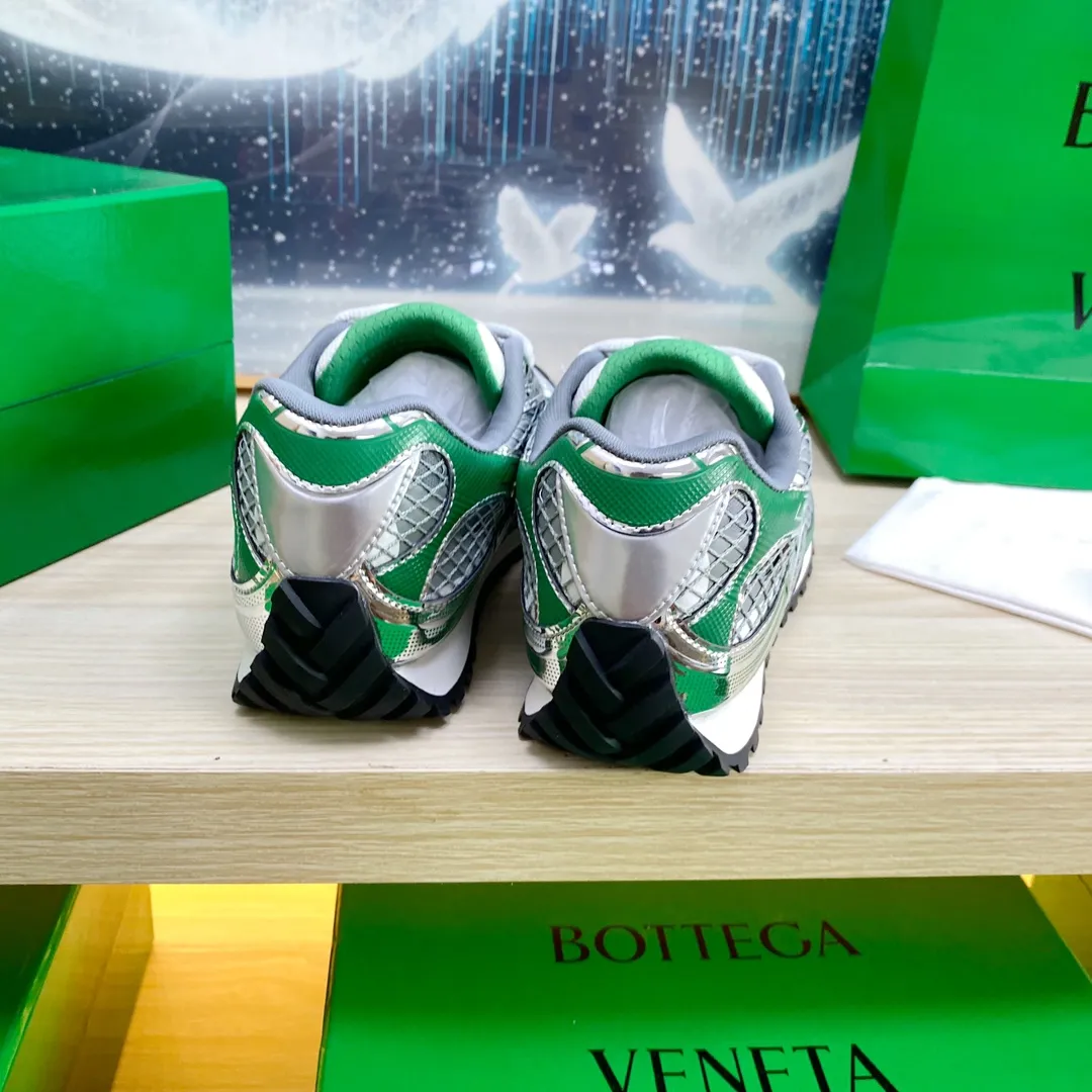 👟👟Ex-factory price 560 High-end version Original 1:1 couple model 👟👟Ex-factory price 560 men's model plus 10🔥New model on the shelves🔥BV Orbit sneakers Wang Yibo's same style couples' Dad Runner sneakers, made of lightweight technical mesh fabric. Features a geometric patterned rubber outsole. The outsole is made of color-blocked T👟👟Ex-factory price U outsole Size: women's shoes 35-40